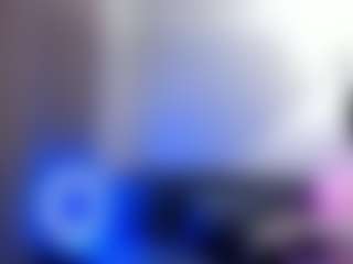 akura011 MILF webcam performer live streaming