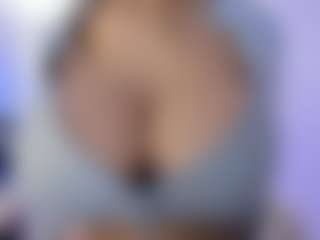 akura011's Live Sex Cam Show