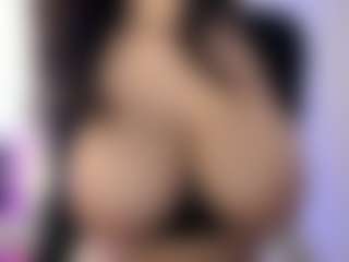 akura011's Live Sex Cam Show