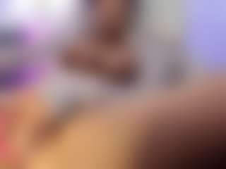 akura011's Live Sex Cam Show