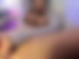 akura011's Live Sex Cam Show