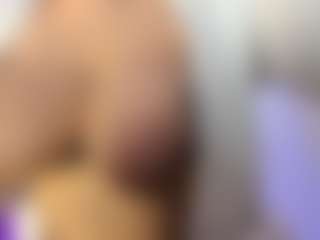 akura011's Live Sex Cam Show
