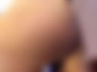 akura011's Live Sex Cam Show