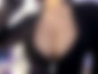 akura011's Live Sex Cam Show