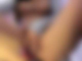 akura011's Live Sex Cam Show