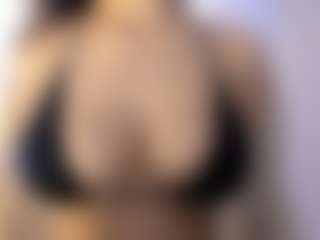 akura011's Live Sex Cam Show
