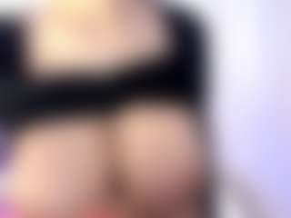 akura011's Live Sex Cam Show