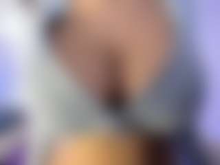 akura011's Live Sex Cam Show