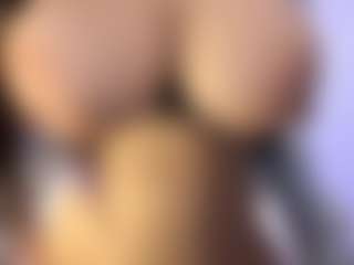 akura011's Live Sex Cam Show