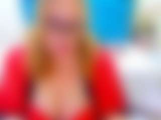 Live cam show with Nayla-Garner - Mature on luckytryst.com