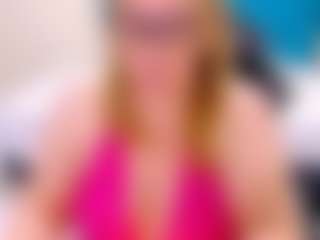 Live cam show with Nayla-Garner - Blonde Hair on CamClone