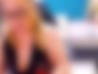 Live cam show with Nayla-Garner - Glasses on Dolls Live