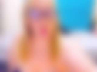 Live cam show with Nayla-Garner - Granny on Camsoda