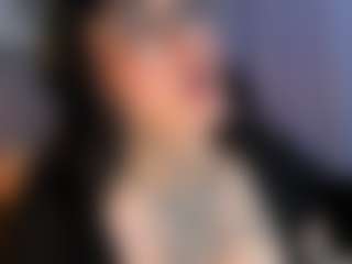 Live cam show with SallyLynn1 - Smoking on Lustler