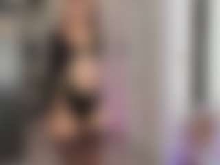 Live cam show with Emmy and Krist - Petite on live18s.com