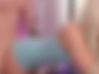 Live cam show with Emmy and Krist - BBW on Nude Live Now
