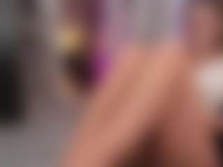 Live cam show with Emmy and Krist - Flashing on Camsoda