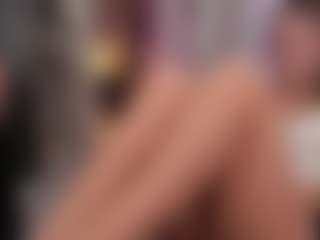 Live cam show with Emmy and Krist - Flashing on Camsoda