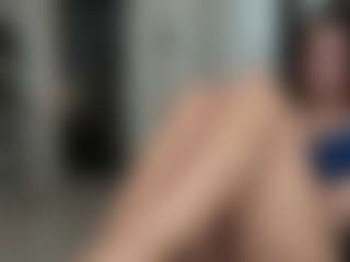 Live cam show with Emmy and Krist - Bedroom on Dolls Live