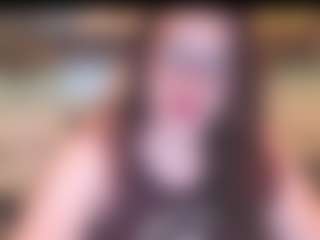 QueenNatashaX MILF webcam performer live streaming