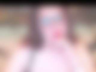 QueenNatashaX MILF webcam performer live streaming