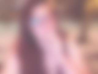 QueenNatashaX MILF webcam performer live streaming