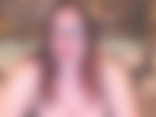 QueenNatashaX MILF webcam performer live streaming