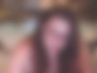 QueenNatashaX MILF webcam performer live streaming
