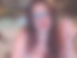 QueenNatashaX MILF webcam performer live streaming