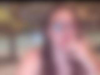 QueenNatashaX MILF webcam performer live streaming