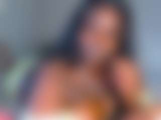 Live cam show with essenceblaque - Wet on friskycurves.com