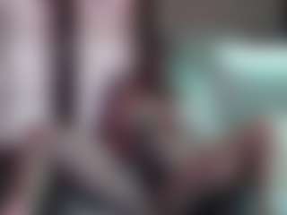 JennaDeluxe MILF webcam performer live streaming