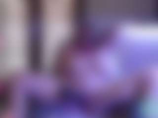 JennaDeluxe MILF webcam performer live streaming