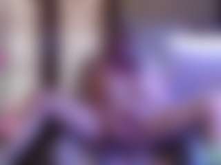 JennaDeluxe MILF webcam performer live streaming