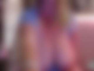 JennaDeluxe MILF webcam performer live streaming