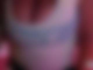 JennaDeluxe MILF webcam performer live streaming