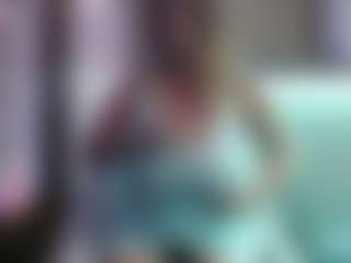 Live cam show with JennaDeluxe - Mature on TeamSkeetLive