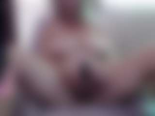 JennaDeluxe MILF webcam performer live streaming