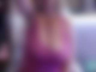 JennaDeluxe MILF webcam performer live streaming