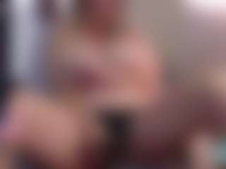 JennaDeluxe MILF webcam performer live streaming