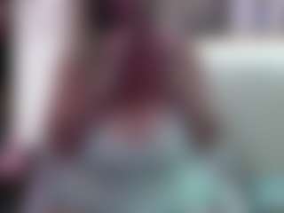 JennaDeluxe MILF webcam performer live streaming