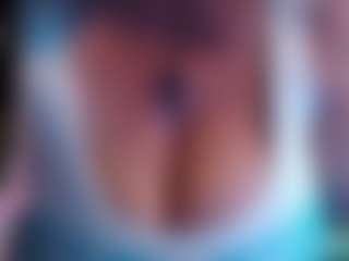 JennaDeluxe MILF webcam performer live streaming