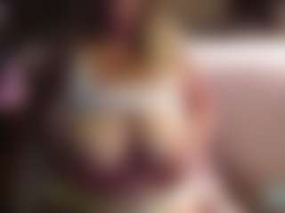 Live cam show with JennaDeluxe - Green Eyes on fapnchat