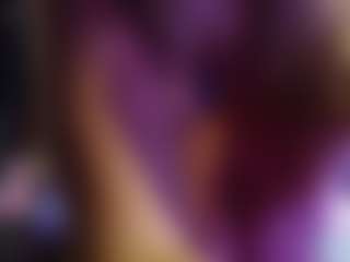 JennaDeluxe MILF webcam performer live streaming