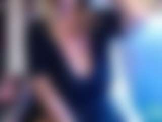 JennaDeluxe MILF webcam performer live streaming