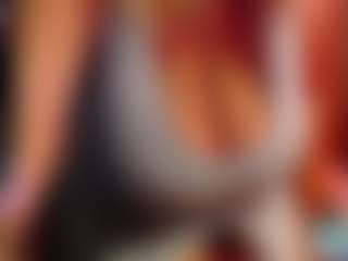 JennaDeluxe MILF webcam performer live streaming