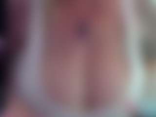 Live cam show with JennaDeluxe - Mature MILF on Dolls Live