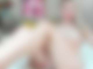 Live cam show with SweetLady69 - Blonde Hair Middle Aged on CamSodaAdn
