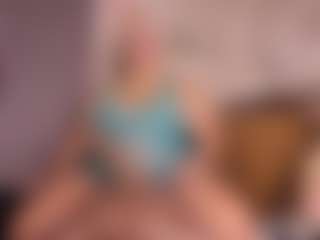 Live cam show with Gianella-Cox - Big Tits Mature on Chatstar