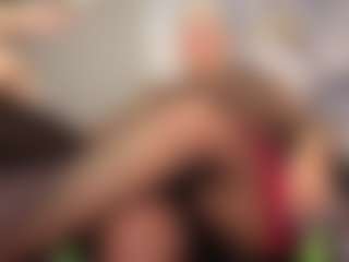 Gianella-Cox MILF webcam performer live streaming